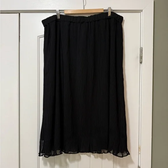 Able Bessie Pleated Skirt 2X in Black - Picture 3 of 8